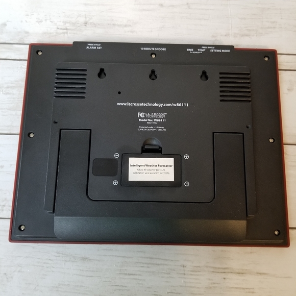 La Crosse Technology Intelligent Weather Forecast Digital Wall/Desk Clock - Picture 5 of 10